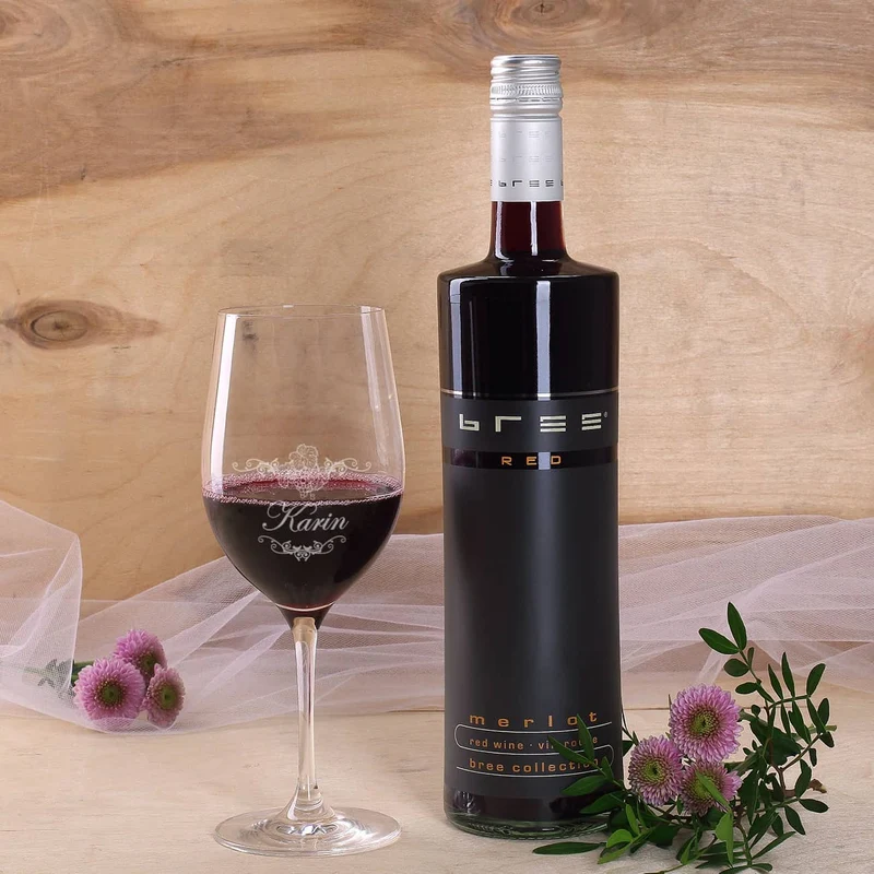 Persönliches Wein-Set zum 70. Geburtstag mit graviertem Glas und Flasche