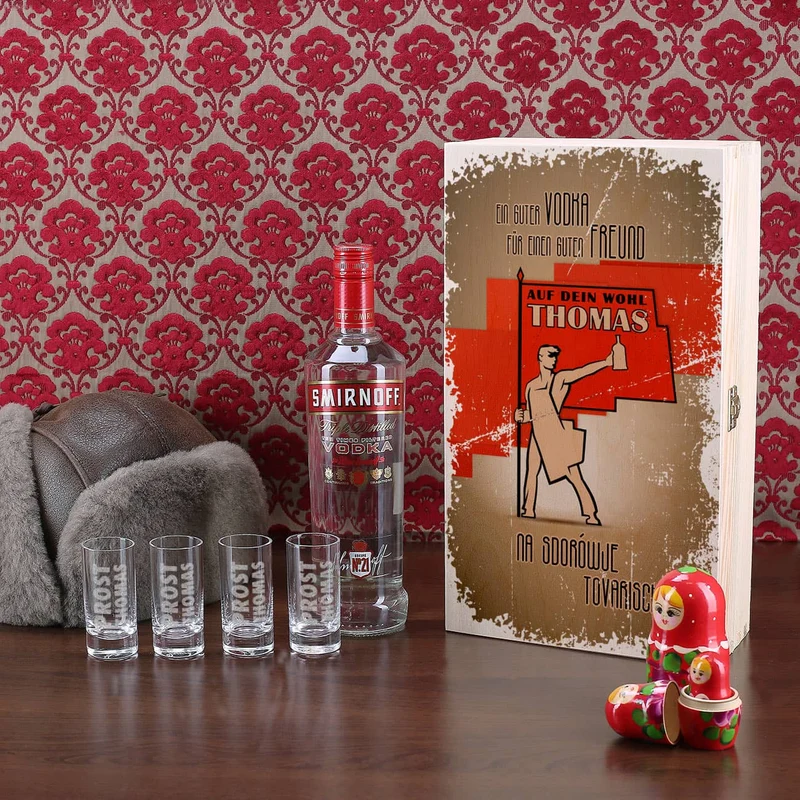 Geschenk-Set mit Smirnoff Vodka und 4 Vodkagläser in bedruckter Holzkiste