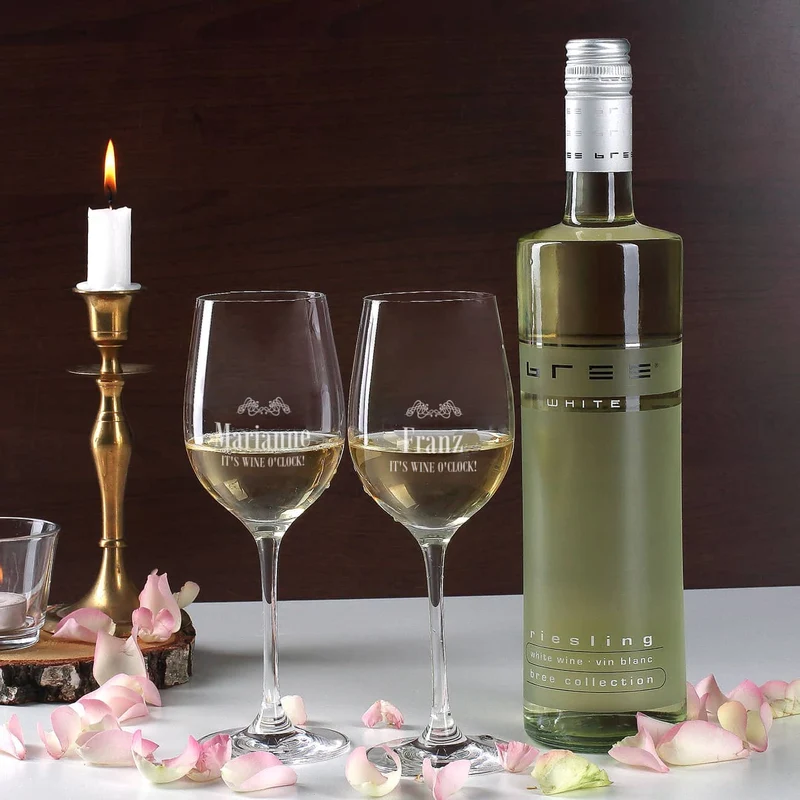IT'S WINE O'CLOCK! Geschenkset - Weingläser und Flasche in persönlicher Holzbox