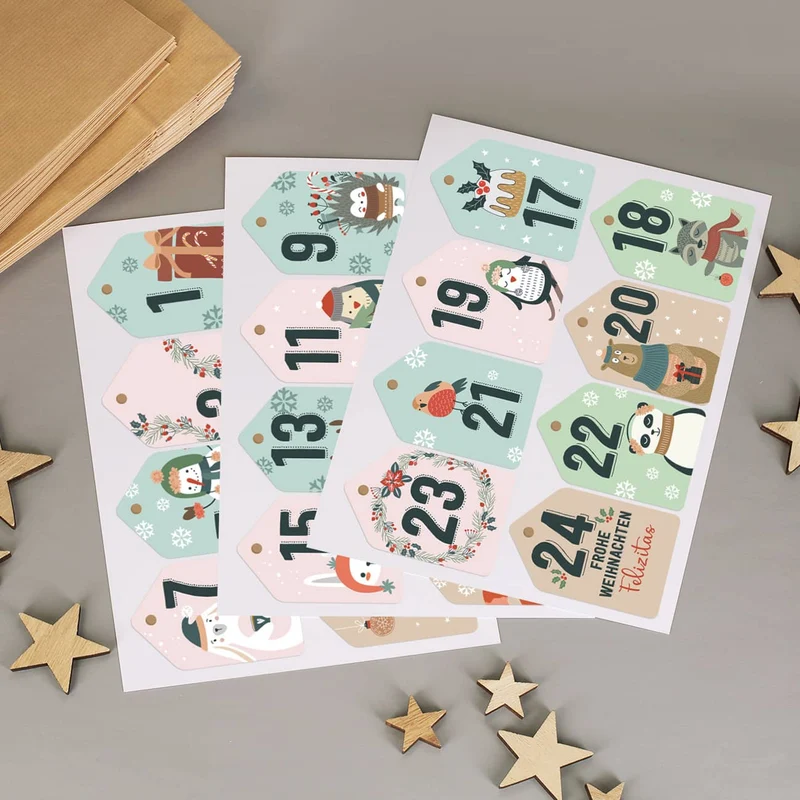 Adventskalender aus 24 Papiertüten und 24 Aufklebern mit Weihnachtsmotiven und Ihrem Wunschnamen