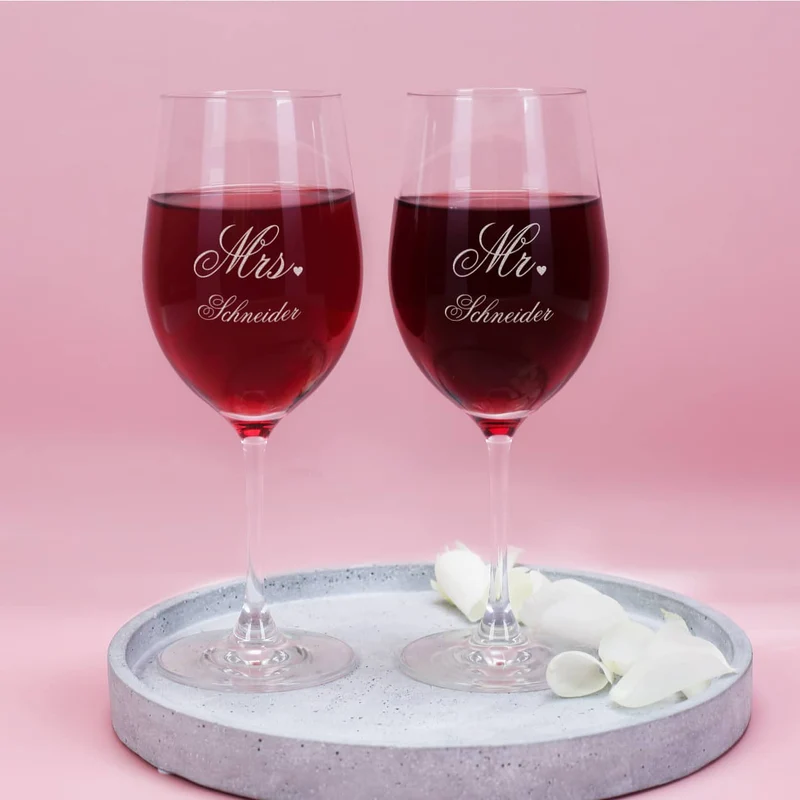 Mr. und Mrs. Weingläser im Set zur Hochzeit