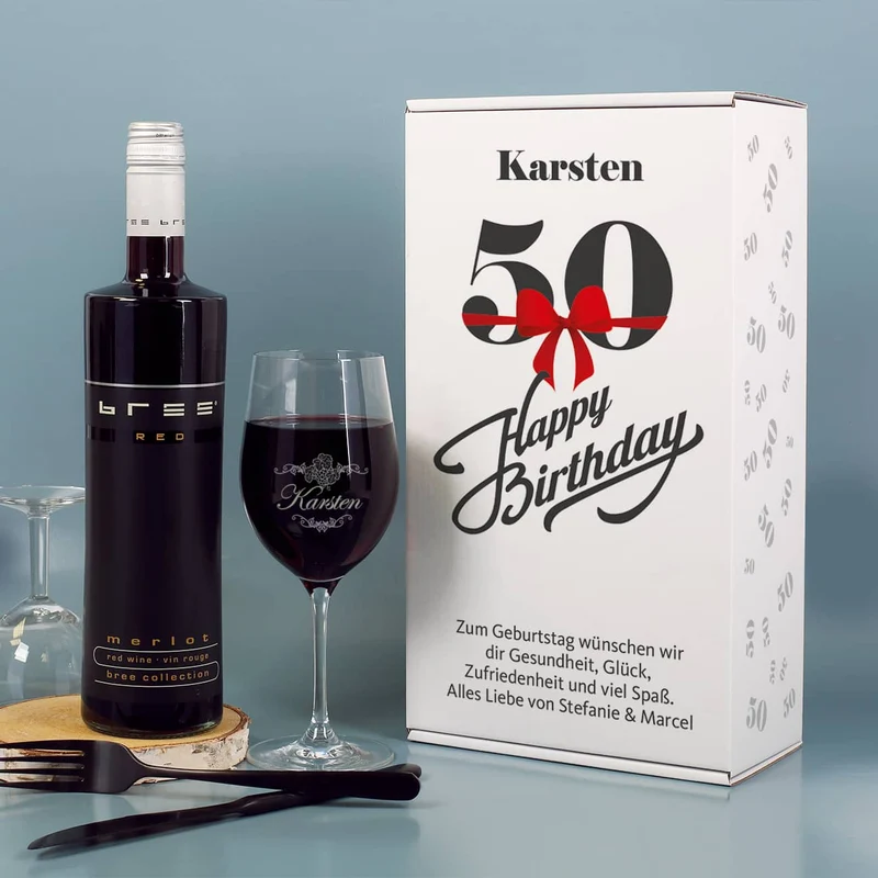 Geschenkset zum 50. Geburtstag mit graviertem Weinglas und Weinflasche in bedruckter Geschenkbox