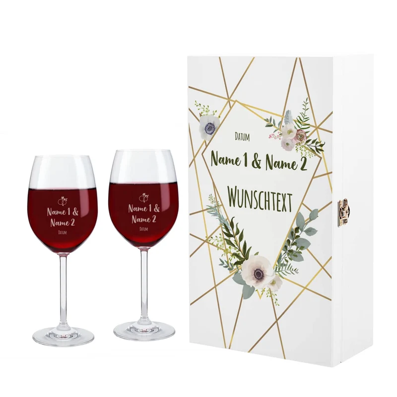 Gravierte Weingläser in Holzverpackung mit Blüten, Namen & Datum zur Hochzeit