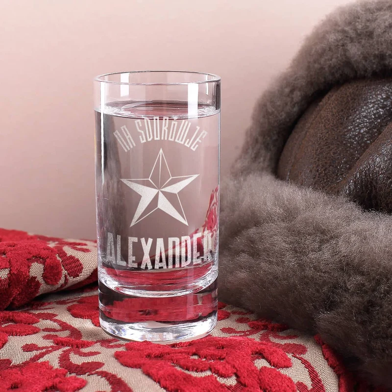 Vodka Smirnoff mit graviertem Vodkaglas in bedruckter Geschenkverpackung