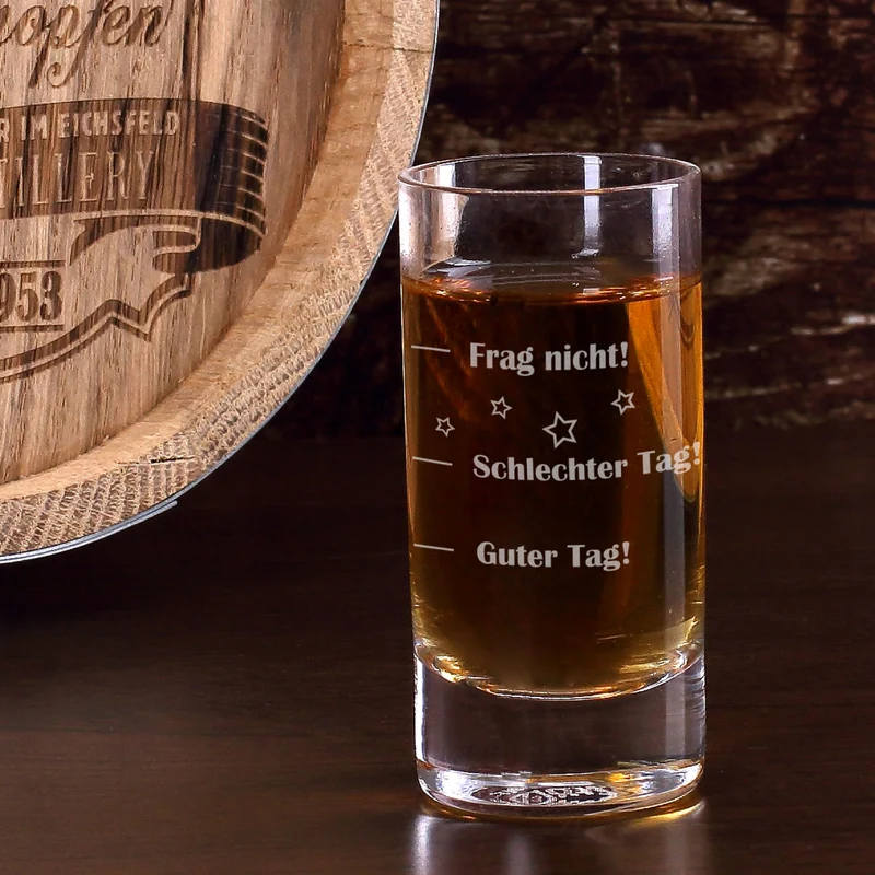 Bierseidel und Schnapsglas mit Stimmungsbarometer