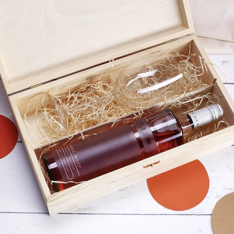 Weinset für die beste Oma mit graviertem Glas, BREE Wein und Holzbox