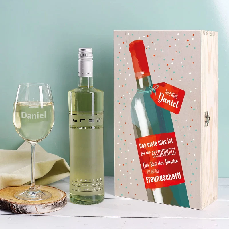 Weinset - Auf die Freundschaft - mit graviertem Glas in edler Holzverpackung