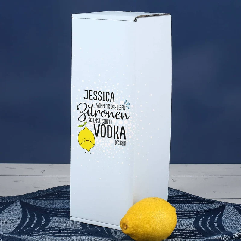 Vodka Lemon Geschenk-Set mit graviertem Glas und 1 kleine Flasche Absolut Vodka