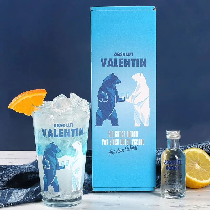 Absolut Vodka Set mit bedrucktem Glas und einer Flasche Vodka in persönlicher Geschenkbox