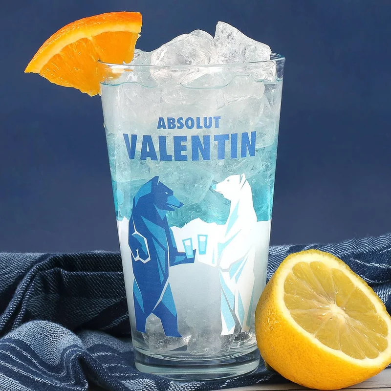 Absolut Vodka Set mit bedrucktem Glas und einer Flasche Vodka in persönlicher Geschenkbox