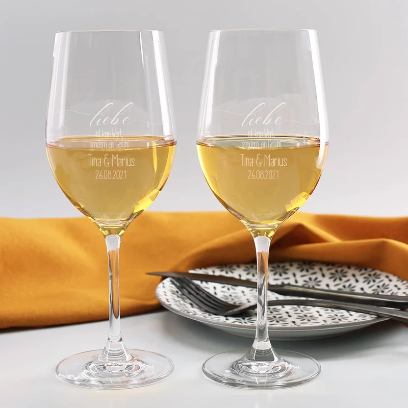 Liebe ist kein Wort, sondern ein Gefühl - Hochzeits Weingeschenkset mit Maybach Weißwein