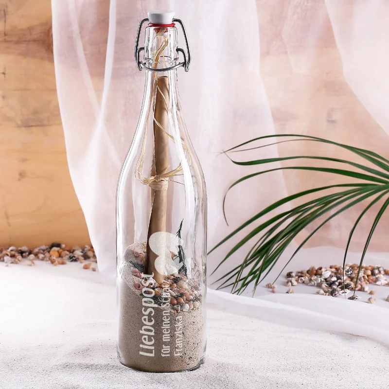 Liebespost in gravierter Flasche mit Füllung