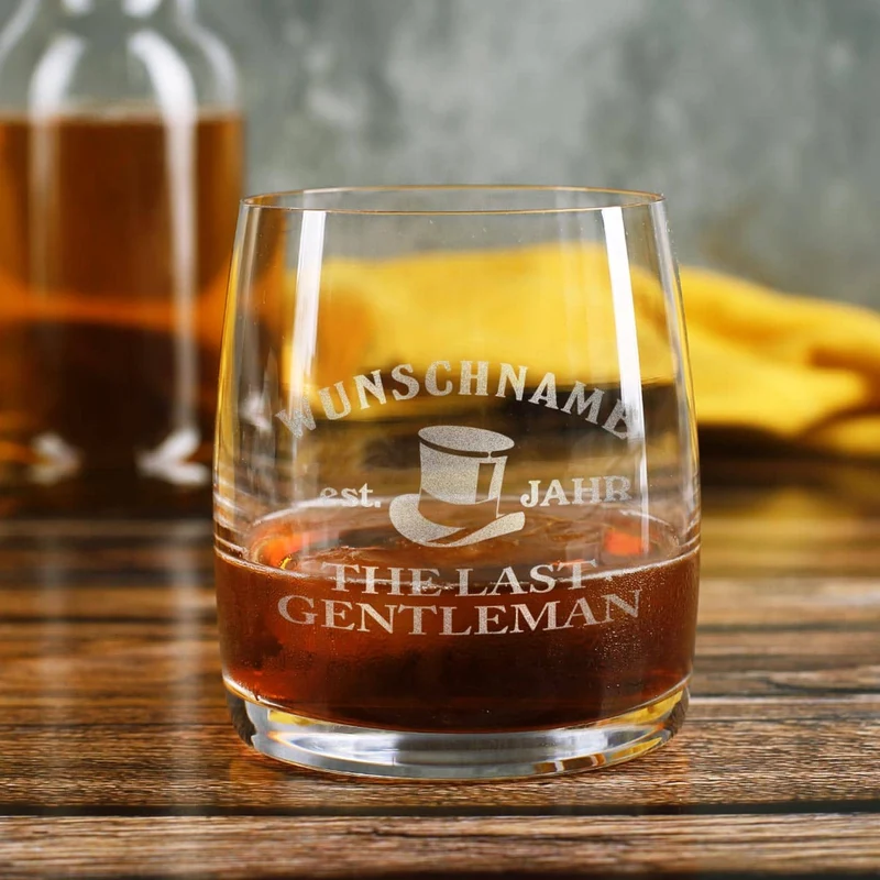 Whiskybox mit 4 Whiskygläsern und Buch über Whiskys